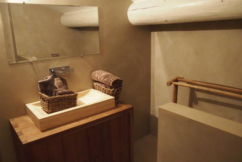 La Maison Des Collines Hotel Allemagne-en-Provence Room photo